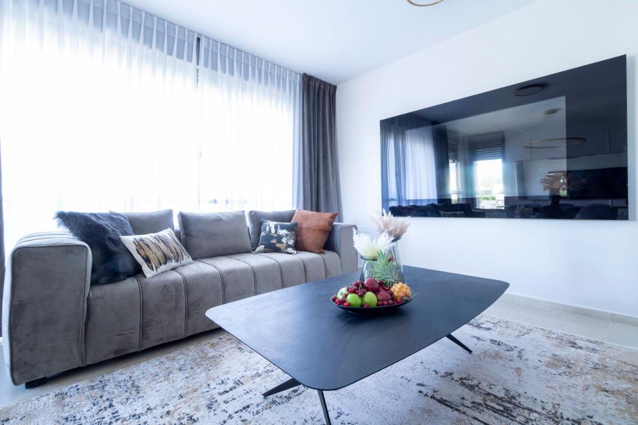The Haneviim Suites - Isrentals Иерусалим Экстерьер фото